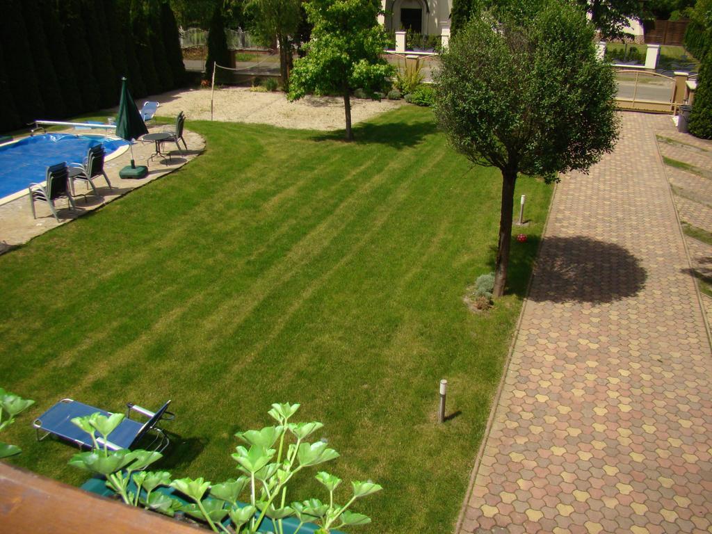 Kuenszler Apartmanhaz Zamardi Exterior photo